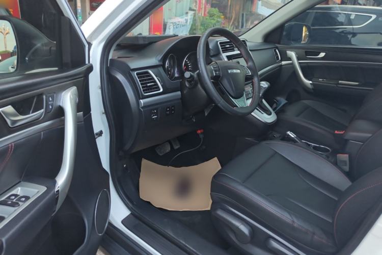 Used Haval M6 2019 1.5T DCT Two-Wheel Drive Elite Version China VI Standard Driver Seat