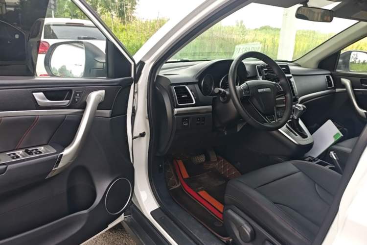 Used Haval M6 2019 1.5T DCT Two-Wheel Drive Elite Version China VI Standard Driver Seat