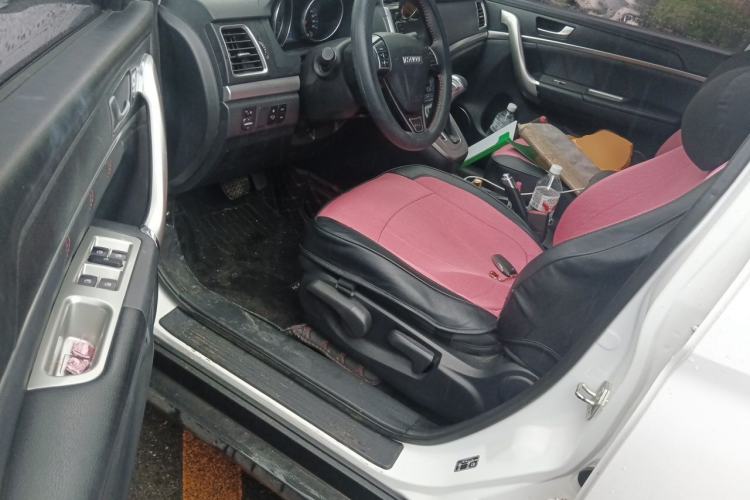 Used Haval M6 2019 1.5T DCT Two-Wheel Drive Elite Version China VI Standard Driver Seat