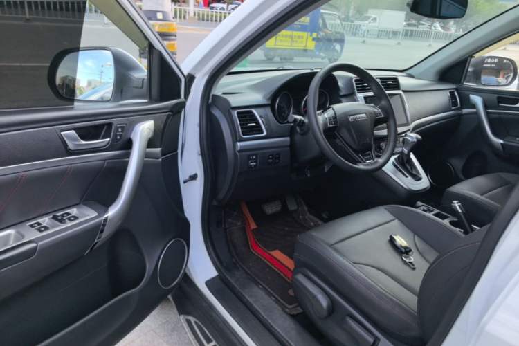 Used Haval M6 2019 1.5T DCT Two-Wheel Drive Elite Version China VI Standard Driver Seat