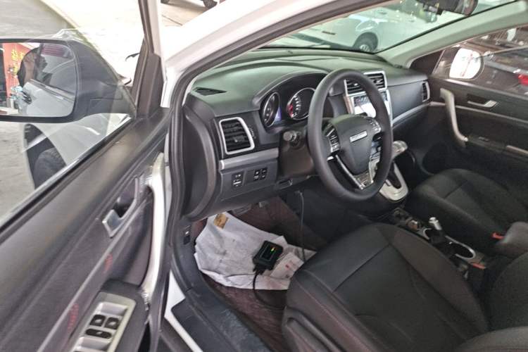 Used Haval M6 2019 1.5T DCT Two-Wheel Drive Value Edition China VI Standard Driver Seat