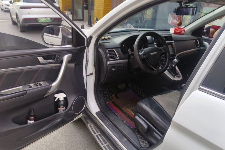 Used Haval M6 2019 1.5T DCT Two-Wheel Drive Value Edition China VI Standard Driver Seat