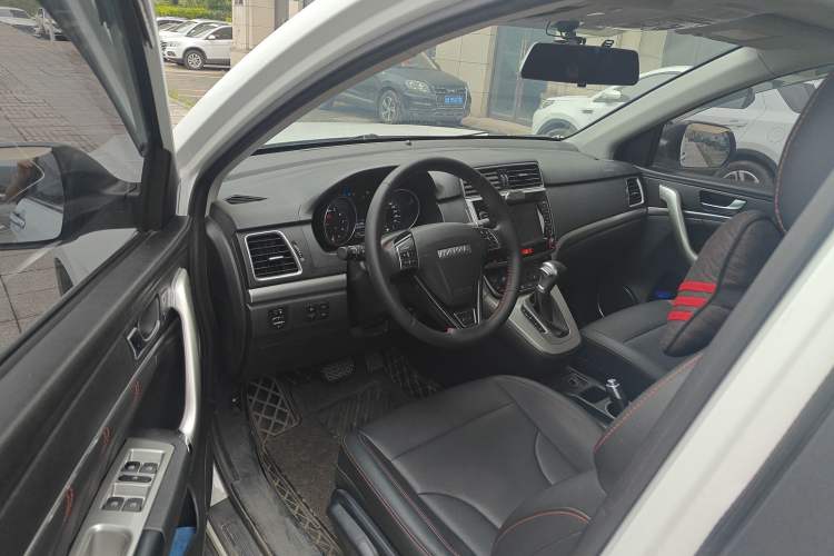 Used Haval M6 2019 1.5T DCT Two-Wheel Drive Elite Version China VI Standard Driver Seat