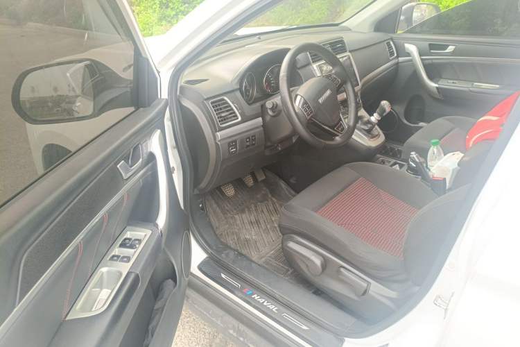 Used Haval M6 2019 1.5T Manual Two-Wheel Drive Urban Version China VI Standard Driver Seat
