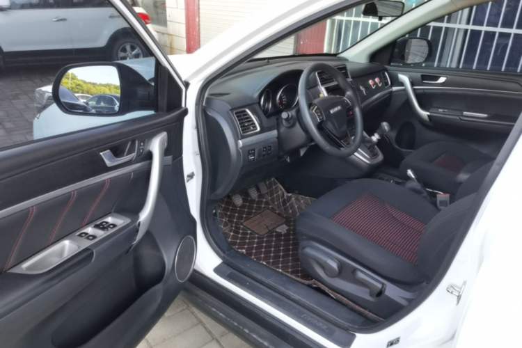 Used Haval M6 2019 1.5T Manual Two-Wheel Drive Urban Version China VI Standard Driver Seat