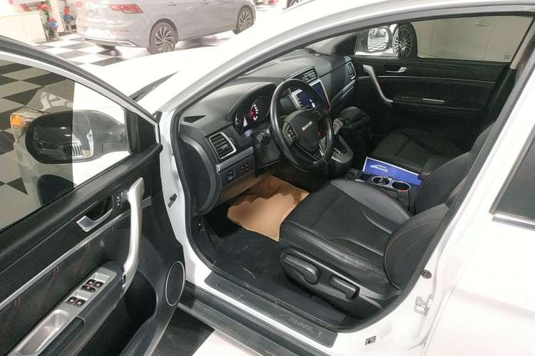 Used Haval M6 2019 1.5T DCT Two-Wheel Drive Value Edition China VI Standard Driver Seat