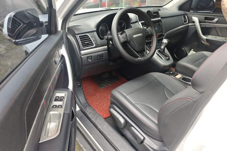 Used Haval M6 2019 1.5T DCT Two-Wheel Drive Elite Version China VI Standard Driver Seat