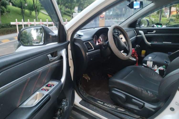 Used Haval M6 2019 1.5T Manual Two-Wheel Drive Elite Version China VI Standard Driver Seat