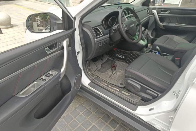 Used Haval M6 2019 1.5T DCT Two-Wheel Drive Elite Version China VI Standard Driver Seat