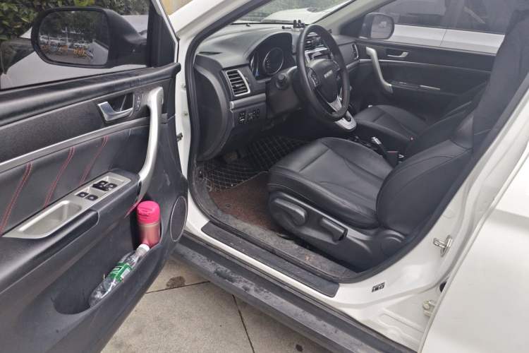 Used Haval M6 2019 1.5T DCT Two-Wheel Drive Elite Version China V Standard Driver Seat