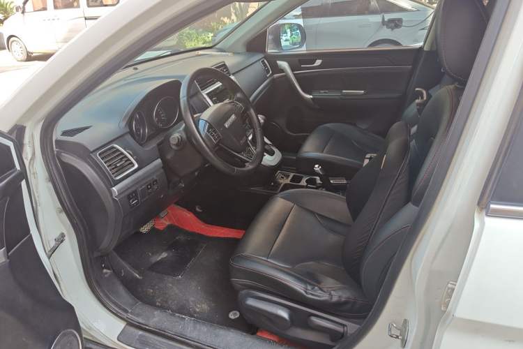 Used Haval M6 2019 1.5T DCT Two-Wheel Drive Elite Version China VI Standard Driver Seat