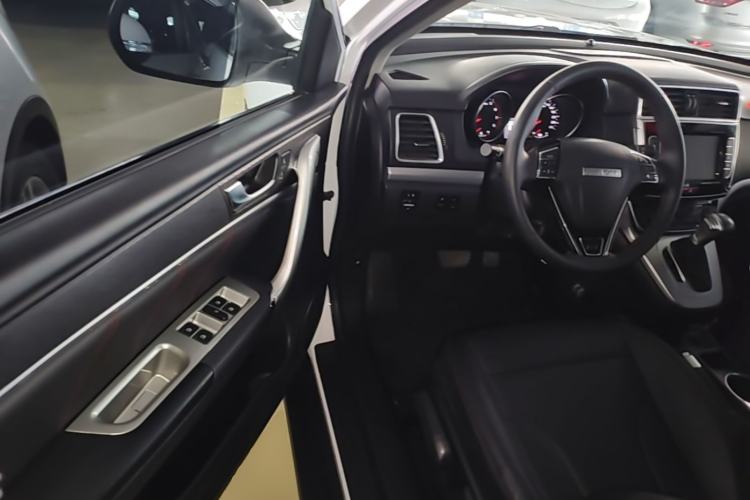 Used Haval M6 2019 1.5T DCT Two-Wheel Drive Elite Version China VI Standard Driver Seat