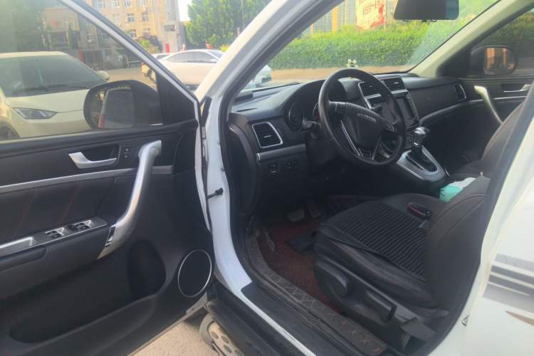 Used Haval M6 2019 1.5T DCT Two-Wheel Drive Elite Version China VI Standard Driver Seat