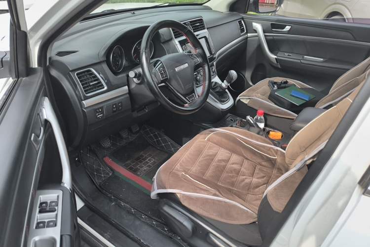 Used Haval M6 2019 1.5T Manual Two-Wheel Drive Urban Version China VI Standard Driver Seat