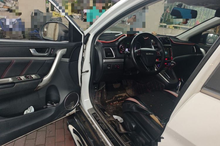 Used Haval M6 2019 1.5T DCT Two-Wheel Drive Elite Version China VI Standard Driver Seat