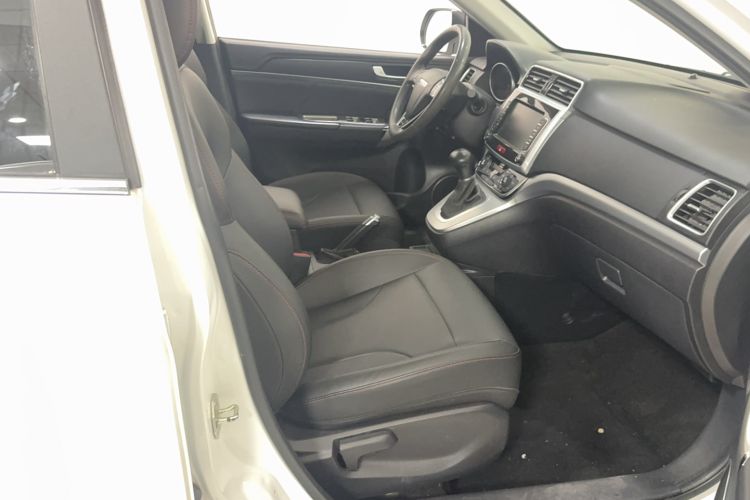 Used Haval M6 2019 1.5T DCT Two-Wheel Drive Value Edition China VI Standard Driver Seat