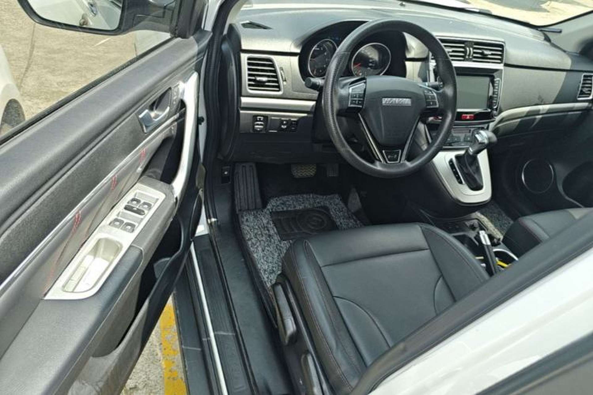 Used Haval M6 2019 1.5T DCT Two-Wheel Drive Value Edition China VI Standard Driver Seat