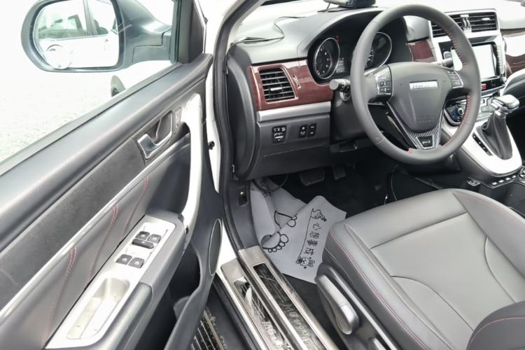 Used Haval M6 2019 1.5T DCT Two-Wheel Drive Elite Version China VI Standard Driver Seat