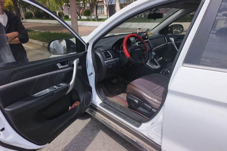 Used Haval M6 2019 1.5T DCT Two-Wheel Drive Elite Version China VI Standard Driver Seat