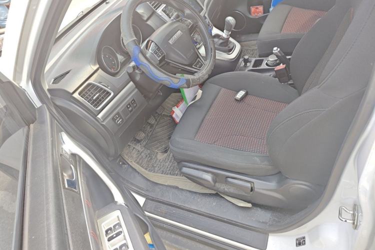 Used Haval M6 2019 1.5T Manual Two-Wheel Drive Urban Version China VI Standard Driver Seat
