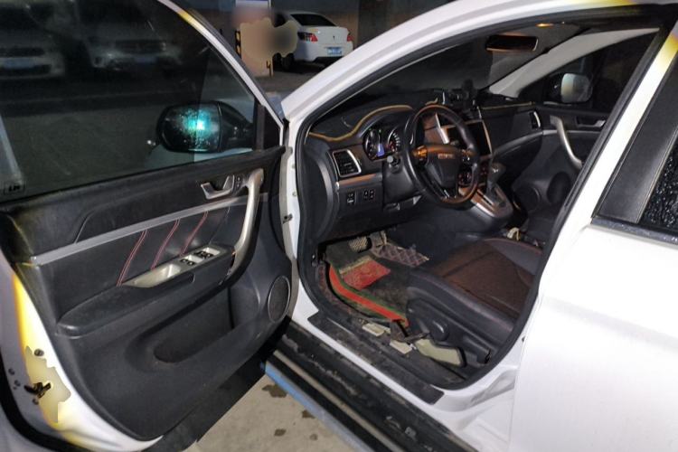 Used Haval M6 2019 1.5T DCT Two-Wheel Drive Elite Version China VI Standard Driver Seat