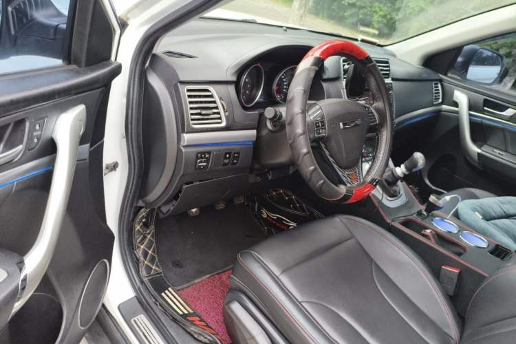 Used Haval M6 2019 1.5T Manual Two-Wheel Drive Elite Version China V Standard Driver Seat