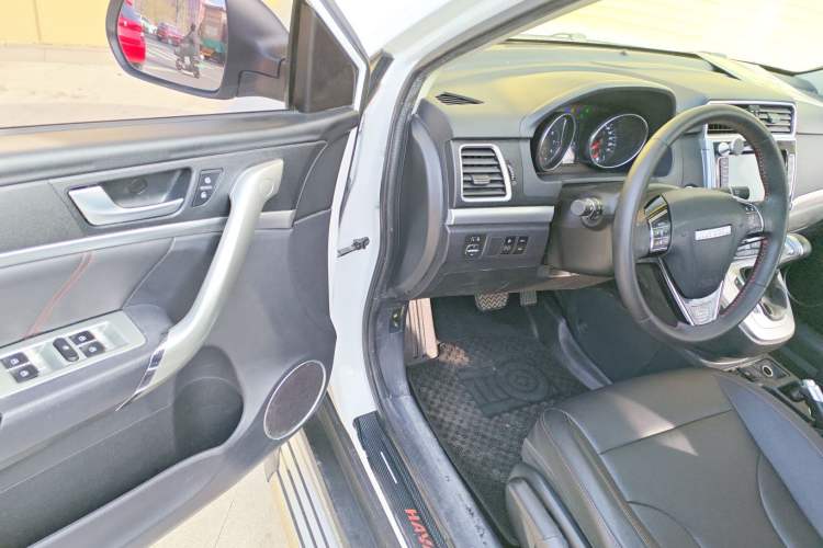 Used Haval M6 2019 1.5T DCT Two-Wheel Drive Elite Version China VI Standard Driver Seat