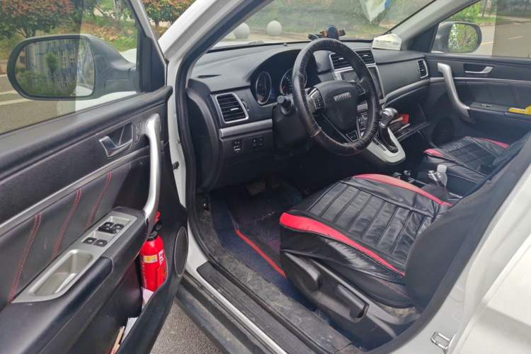 Used Haval M6 2019 1.5T DCT Two-Wheel Drive Value Edition China VI Standard Driver Seat