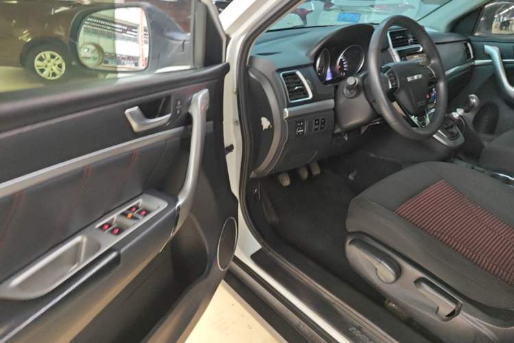 Used Haval M6 2019 1.5T Manual Two-Wheel Drive Urban Version China VI Standard Driver Seat