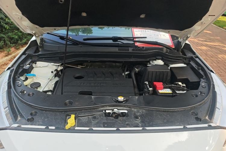 Used Haval M6 2019 1.5T Manual Two-Wheel Drive Urban Version China VI Standard Engine Bay