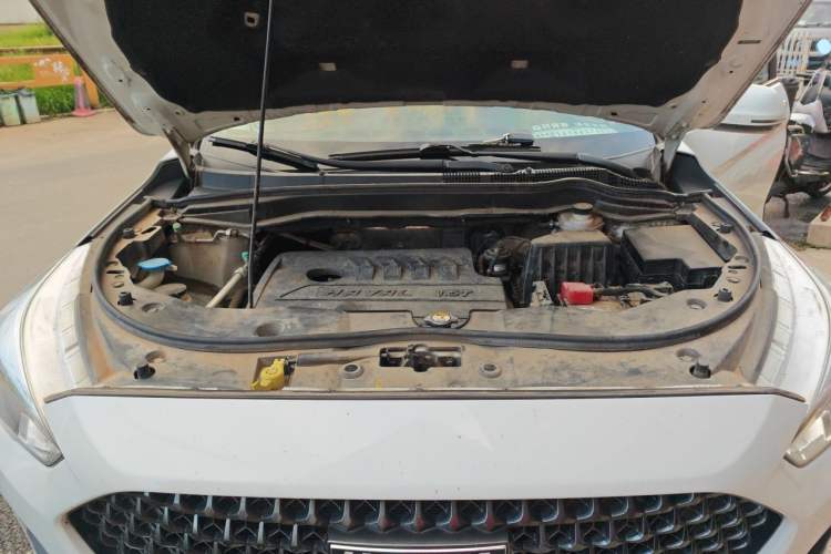 Used Haval M6 2019 1.5T Manual Two-Wheel Drive Elite Version China V Standard Engine Bay