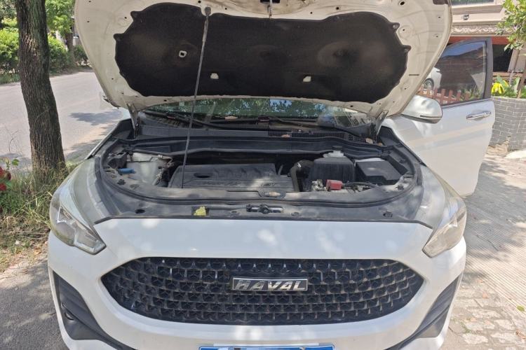 Used Haval M6 2019 1.5T Manual Two-Wheel Drive Elite Version China VI Standard Engine Bay