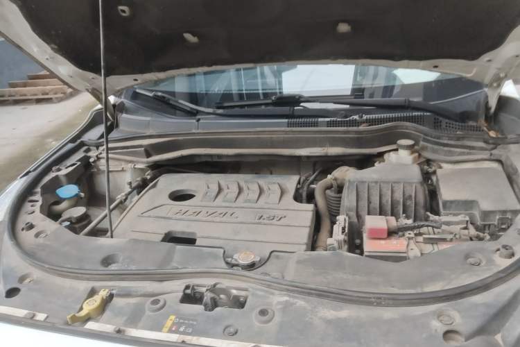 Used Haval M6 2019 1.5T DCT Two-Wheel Drive Elite Version China VI Standard Engine Bay