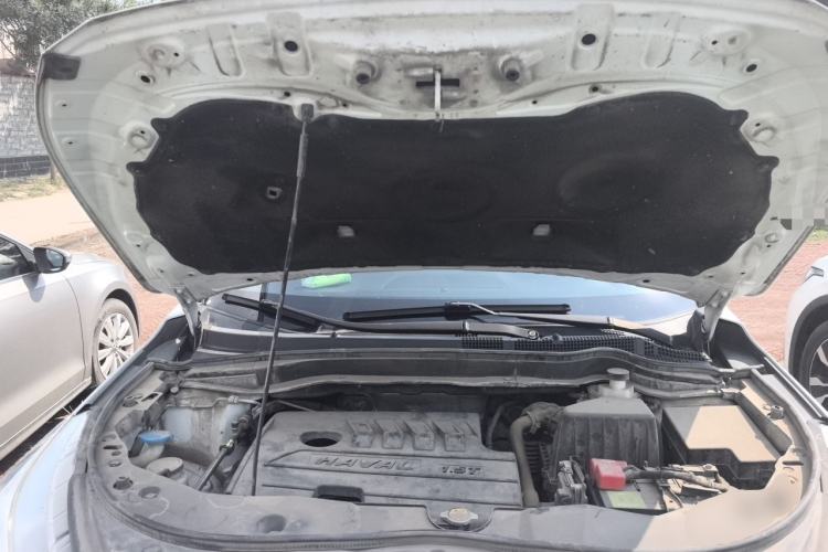 Used Haval M6 2019 1.5T Manual Two-Wheel Drive Elite Version China VI Standard Engine Bay