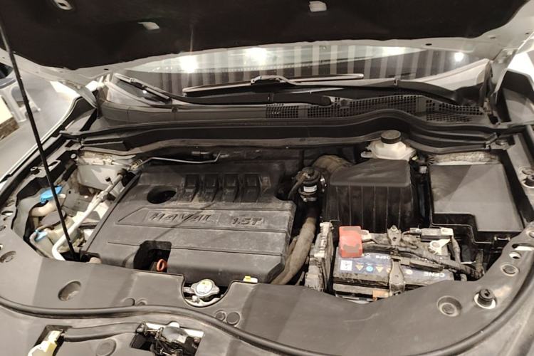 Used Haval M6 2019 1.5T DCT Two-Wheel Drive Elite Version China V Standard Engine Bay