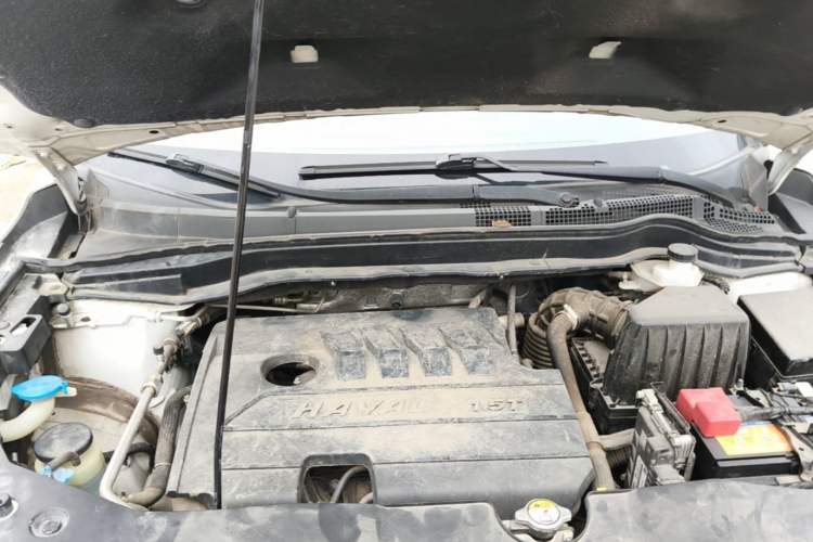 Used Haval M6 2019 1.5T DCT Two-Wheel Drive Elite Version China VI Standard Engine Bay