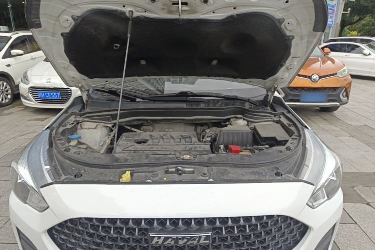 Used Haval M6 2019 1.5T Manual Two-Wheel Drive Elite Version China V Standard Engine Bay