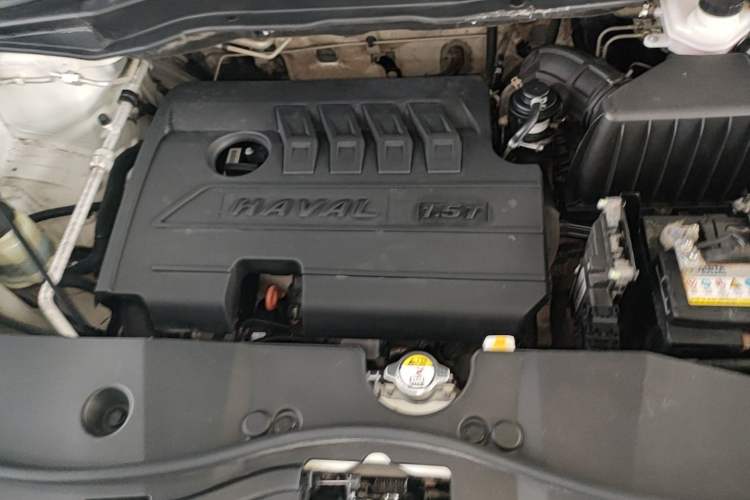 Used Haval M6 2019 1.5T Manual Two-Wheel Drive Elite Version China V Standard Engine Bay