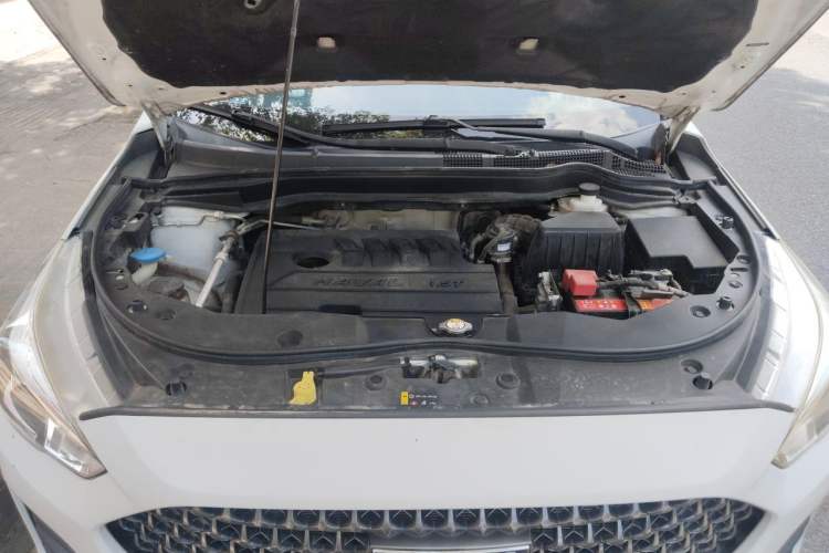 Used Haval M6 2019 1.5T DCT Two-Wheel Drive Elite Version China V Standard Engine Bay