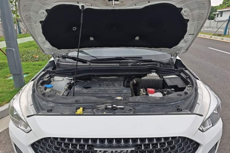 Used Haval M6 2019 1.5T DCT Two-Wheel Drive Value Edition China VI Standard Engine Bay