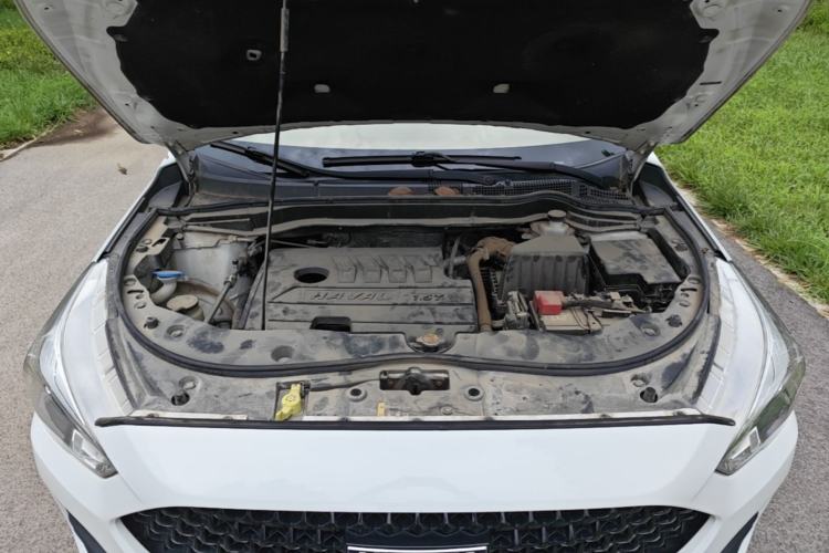 Used Haval M6 2019 1.5T Manual Two-Wheel Drive Elite Version China VI Standard Engine Bay