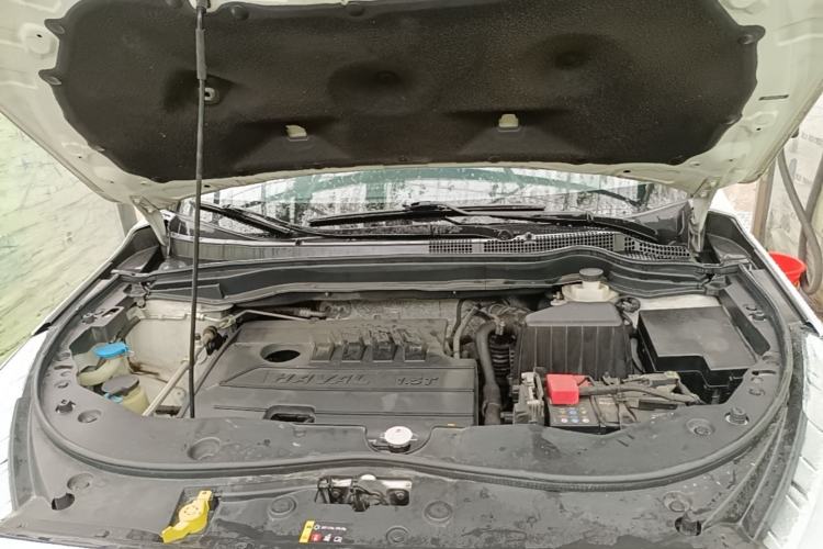 Used Haval M6 2019 1.5T DCT Two-Wheel Drive Elite Version China VI Standard Engine Bay