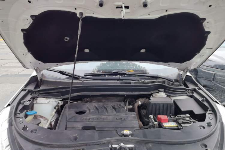 Used Haval M6 2019 1.5T Manual Two-Wheel Drive Urban Version China VI Standard Engine Bay