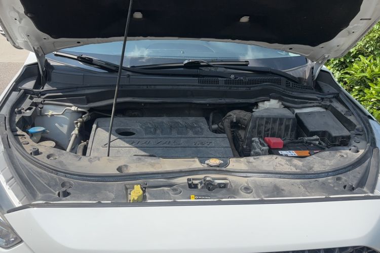 Used Haval M6 2019 1.5T DCT Two-Wheel Drive Value Edition China VI Standard Engine Bay