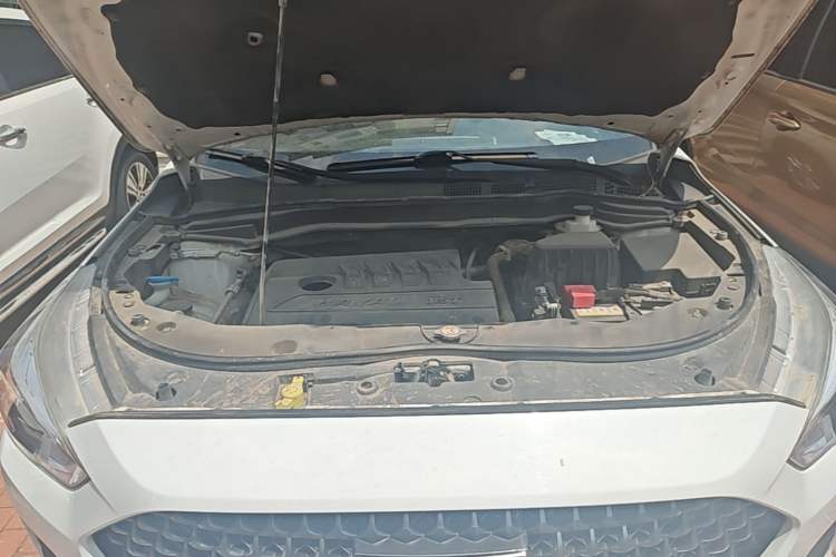 Used Haval M6 2019 1.5T DCT Two-Wheel Drive Value Edition China VI Standard Engine Bay