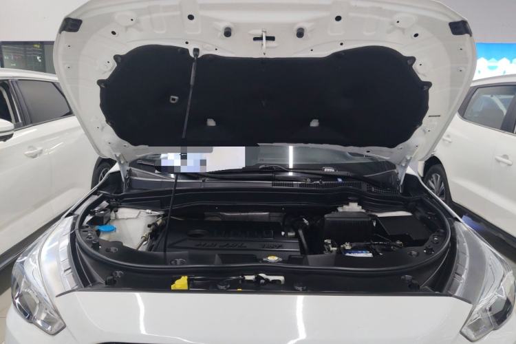 Used Haval M6 2019 1.5T DCT Two-Wheel Drive Elite Version China VI Standard Engine Bay