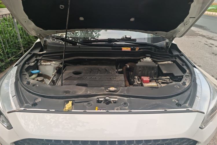 Used Haval M6 2019 1.5T Manual Two-Wheel Drive Urban Version China VI Standard Engine Bay