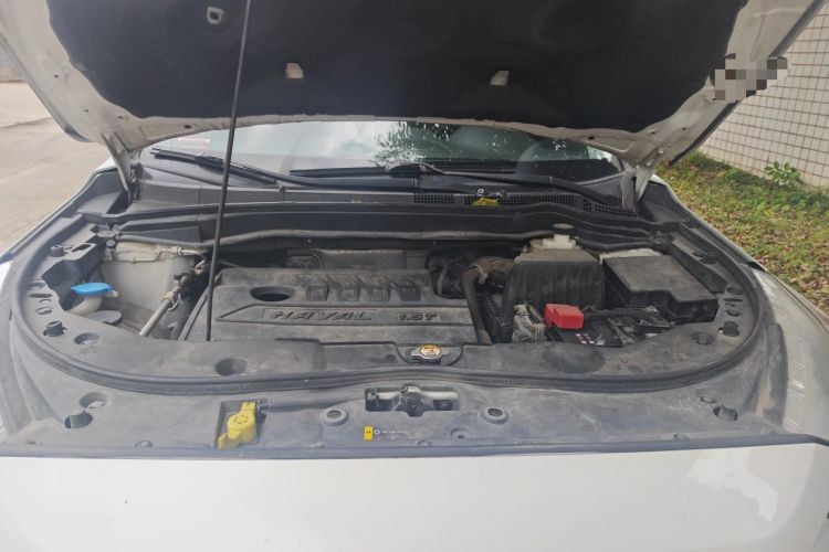 Used Haval M6 2019 1.5T DCT Two-Wheel Drive Elite Version China VI Standard Engine Bay