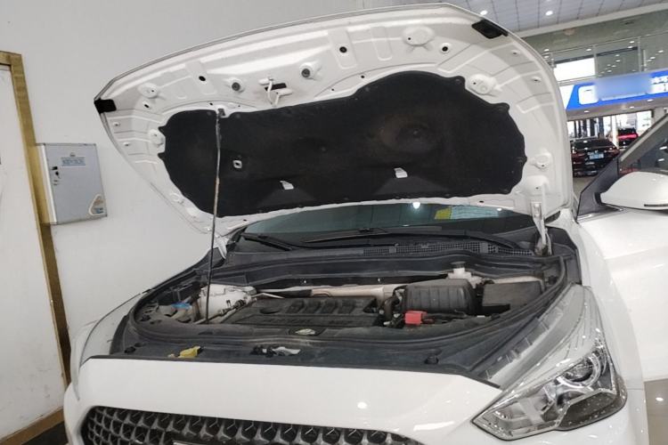 Used Haval M6 2019 1.5T DCT Two-Wheel Drive Value Edition China VI Standard Engine Bay