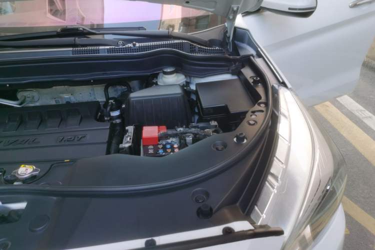 Used Haval M6 2019 1.5T Manual Two-Wheel Drive Elite Version China V Standard Engine Bay Left